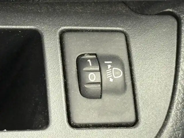 トヨタ シエンタ X 愛知県 2018(平30)年 12万km グリーンマイカM 純正7インチナビ/CD・DVD再生/Bluetooth/TV/バックカメラ/片側パワースライドドア/ステアスイッチ/ドアバイザー/横滑り防止/アイドリングストップ/純正フロアマット/電格ミラー/プッシュスタート/スマートキー