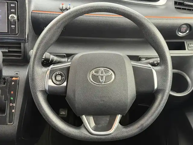 トヨタ シエンタ X 愛知県 2018(平30)年 12万km グリーンマイカM 純正7インチナビ/CD・DVD再生/Bluetooth/TV/バックカメラ/片側パワースライドドア/ステアスイッチ/ドアバイザー/横滑り防止/アイドリングストップ/純正フロアマット/電格ミラー/プッシュスタート/スマートキー