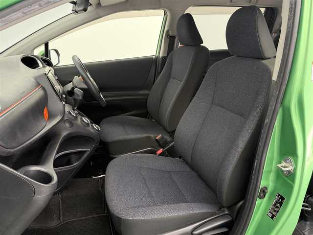 トヨタ シエンタ X 愛知県 2018(平30)年 12万km グリーンマイカM 純正7インチナビ/CD・DVD再生/Bluetooth/TV/バックカメラ/片側パワースライドドア/ステアスイッチ/ドアバイザー/横滑り防止/アイドリングストップ/純正フロアマット/電格ミラー/プッシュスタート/スマートキー