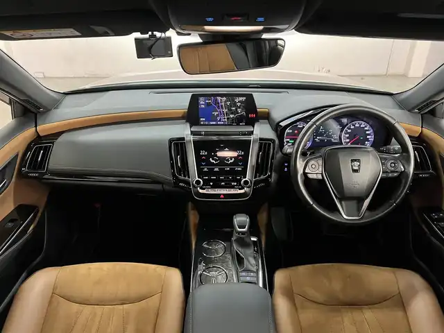トヨタ クラウン ハイブリッド S エレガンススタイル 兵庫県 2019(令1)年 7.9万km プレシャスブラックパール 特別仕様車/ハーフレザーシート/純正18インチAW/ハイパークロームメッキメタリック塗装/トヨタセーフティセンス/ACC　LKA　BSM　RCTA/衝突軽減ブレーキ/純正ナビ/バックカメラ/ETC/パワーシート/シートヒーター/プッシュスタート/スマートキー/純正フロアマット