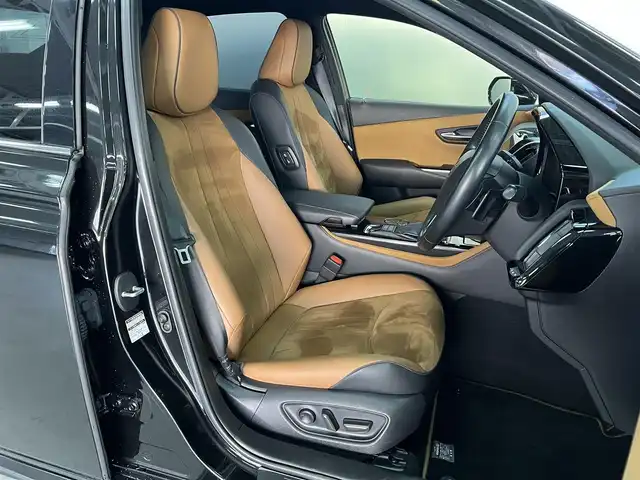 トヨタ クラウン ハイブリッド S エレガンススタイル 兵庫県 2019(令1)年 7.9万km プレシャスブラックパール 特別仕様車/ハーフレザーシート/純正18インチAW/ハイパークロームメッキメタリック塗装/トヨタセーフティセンス/ACC　LKA　BSM　RCTA/衝突軽減ブレーキ/純正ナビ/バックカメラ/ETC/パワーシート/シートヒーター/プッシュスタート/スマートキー/純正フロアマット