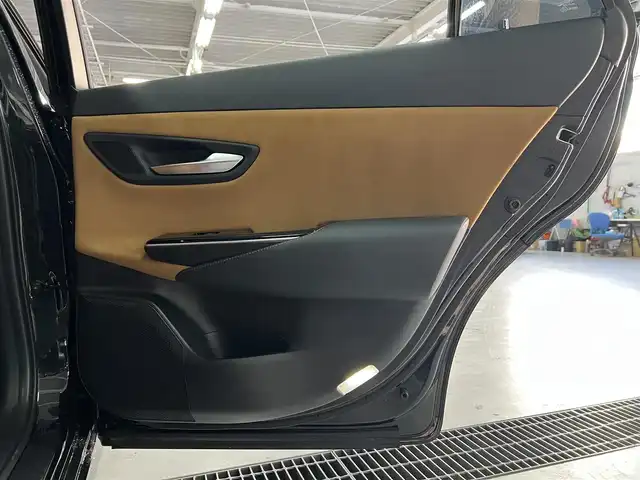 トヨタ クラウン ハイブリッド S エレガンススタイル 兵庫県 2019(令1)年 7.9万km プレシャスブラックパール 特別仕様車/ハーフレザーシート/純正18インチAW/ハイパークロームメッキメタリック塗装/トヨタセーフティセンス/ACC　LKA　BSM　RCTA/衝突軽減ブレーキ/純正ナビ/バックカメラ/ETC/パワーシート/シートヒーター/プッシュスタート/スマートキー/純正フロアマット