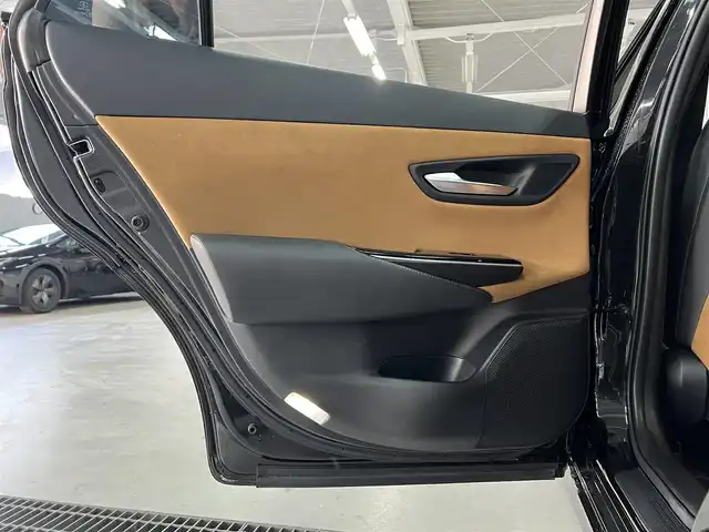 トヨタ クラウン ハイブリッド S エレガンススタイル 兵庫県 2019(令1)年 7.9万km プレシャスブラックパール 特別仕様車/ハーフレザーシート/純正18インチAW/ハイパークロームメッキメタリック塗装/トヨタセーフティセンス/ACC　LKA　BSM　RCTA/衝突軽減ブレーキ/純正ナビ/バックカメラ/ETC/パワーシート/シートヒーター/プッシュスタート/スマートキー/純正フロアマット