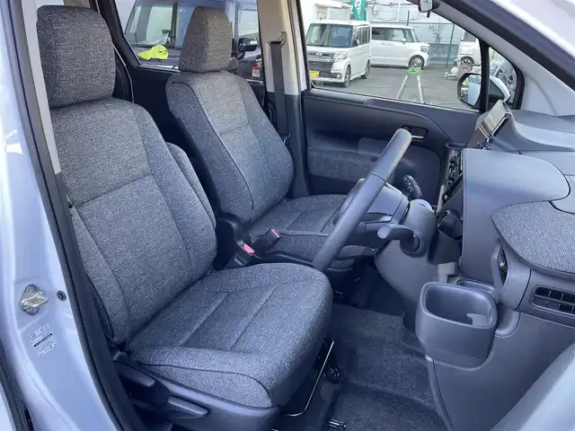 トヨタ シエンタ ハイブリッド Z 東京都 2025(令7)年 0.2万km プラチナホワイトパールマイカ ワンオーナー　/純正ディスプレィオーディオ　/・BluetoothAudio/・AppleCarPlay/AnddroidAuto/リアサーキュレーター　/アラウンドビューモニター　/両側パワースライドドア　/電動パーキングブレーキ　/ブラインドスポットモニター /セーフティ-センス　/（衝突回避支援パッケージ）/・プリクラシュセーフティ/・レーンディパーチャーアラート/・レーントレーンシングアシスト/・レーダークルーズコントロール/・アダプティブクルーズコントロール/・ロードサインアシスト/前方ドライブレコーダー/プッシュエンジンスタート/Wエアバック＆ABS/LEDライト