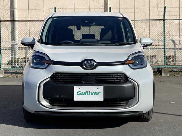 トヨタ シエンタ ハイブリッド Z 東京都 2025(令7)年 0.2万km プラチナホワイトパールマイカ ワンオーナー　/純正ディスプレィオーディオ　/・BluetoothAudio/・AppleCarPlay/AnddroidAuto/リアサーキュレーター　/アラウンドビューモニター　/両側パワースライドドア　/電動パーキングブレーキ　/ブラインドスポットモニター /セーフティ-センス　/（衝突回避支援パッケージ）/・プリクラシュセーフティ/・レーンディパーチャーアラート/・レーントレーンシングアシスト/・レーダークルーズコントロール/・アダプティブクルーズコントロール/・ロードサインアシスト/前方ドライブレコーダー/プッシュエンジンスタート/Wエアバック＆ABS/LEDライト