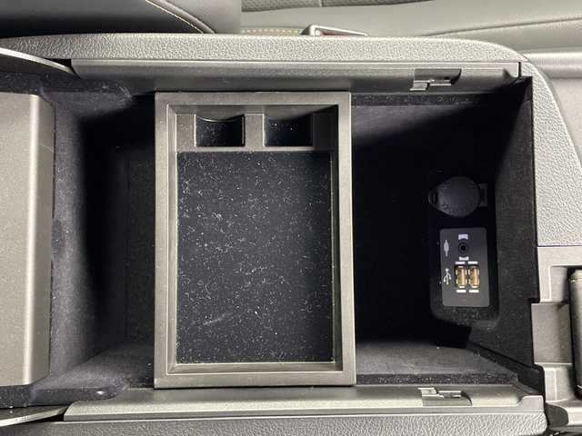 レクサス ＮＸ 300 スパイス&シック 熊本県 2021(令3)年 2万km ソニッククォーツ サンルーフ/純正ナビ/・フルセグTV/CD/DVD/SD/Bluetooth/AUX/USB/・全方位カメラ/レクサスセーフティシステム/・プリクラッシュセーフティ/・レーントレーシングアシスト/・パーキングサポートブレーキ/・ロードサインアシスト/・クリアランスソナー/・オートマチックハイビーム/ブラインドスポットモニター/ヘッドアップディスプレイ/レーダークルーズコントロール/黒革シート/・D席メモリシート/・D/Nパワーシート/・D/Nシートヒーター/・D/Nシートクーラー/パドルシフト/ステアリングヒーター/前後ドライブレコーダー/パワーバックドア/ビルトインETC/三眼LEDヘッドライト/オートライト/電動パーキング/オートホールド