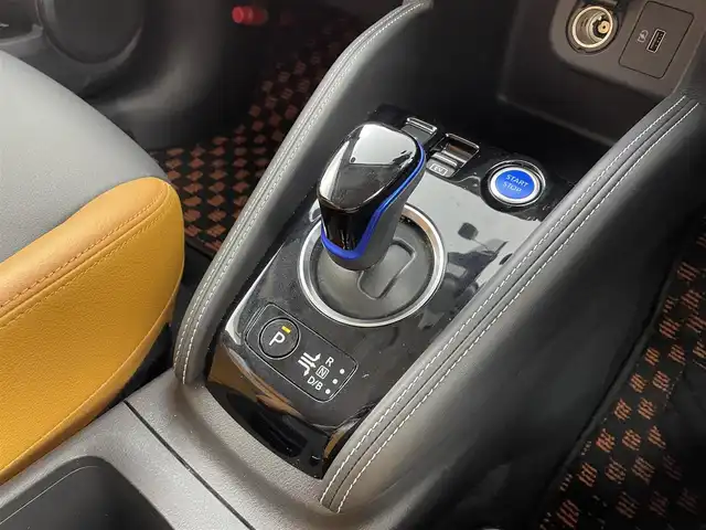 日産 キックス X ツートーンインテリアED 大阪府 2021(令3)年 2.9万km ブリリアントホワイトパール プロパイロット/エマージェンシーブレーキ/アラウンドビューモニター/純正9インチナビ/フルセグTV/LEDヘッドライト/レザーシート/シートヒーター/ETC/デジタルインナーミラー/ハンドルヒーター/ドライブレコーダー