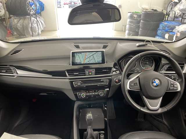 ＢＭＷ Ｘ１ xDrive 20i 道央・札幌 2015(平27)年 2.9万km 白 ・４WD/ターボ/・純正メーカーナビ/・DVD.CD.Bluetooth/・バックカメラ/・パワーバックドア/・ハーフレザーシート/・LEDライト/フォグランプ/・クルーズコントロール/・ETC/・