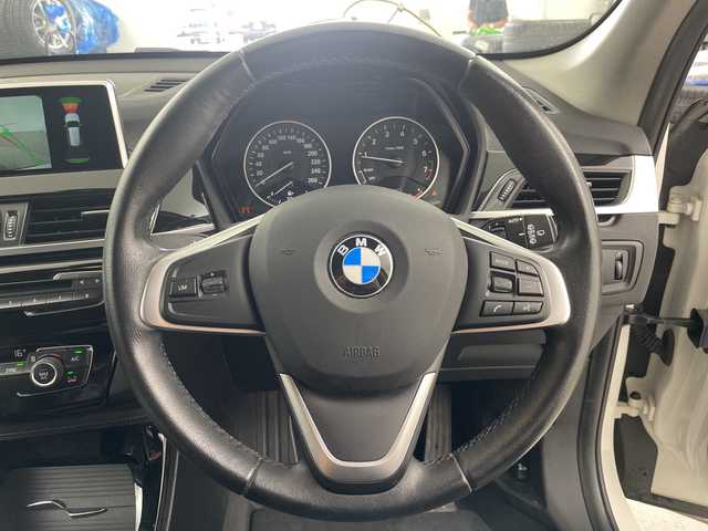 ＢＭＷ Ｘ１ xDrive 20i 道央・札幌 2015(平27)年 2.9万km 白 ・４WD/ターボ/・純正メーカーナビ/・DVD.CD.Bluetooth/・バックカメラ/・パワーバックドア/・ハーフレザーシート/・LEDライト/フォグランプ/・クルーズコントロール/・ETC/・