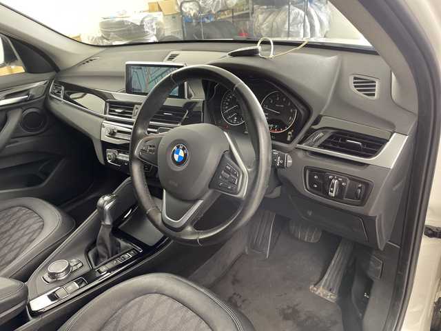ＢＭＷ Ｘ１ xDrive 20i 道央・札幌 2015(平27)年 2.9万km 白 ・４WD/ターボ/・純正メーカーナビ/・DVD.CD.Bluetooth/・バックカメラ/・パワーバックドア/・ハーフレザーシート/・LEDライト/フォグランプ/・クルーズコントロール/・ETC/・
