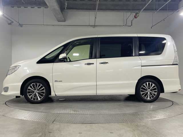 日産 セレナ HWS S HV Vセレ +SeftyⅡ 神奈川県 2015(平27)年 6.2万km ブリリアントホワイトパール 純正7型SDナビゲーション【MC314D-W】/フルセグ　CD DVD　Bluetooth　SDメモリー USB　BTA　ipod /アラウンドビューモニター/純正後席モニター/両側電動スライドドア【サンシェード】/エマージェンシーブレーキ/クルーズコントロール/レーンキープ/アイドリングストップ/社外前後ドライブレコーダー/前後クリアランスソナー/革巻きステアリング/ECO/ビルトインETC/プッシュスタート/インテリジェントキー/純正サイドシル/LEDヘッドランプ/オートライト/フロントフォグランプ/純正１６インチアルミホイール