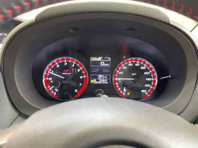 スバル レヴォーグ 1．6STIスポーツアイサイト 岩手県 2017(平29)年 3万km クリスタルホワイトP ４WD/ターボ/STIルーフエンドスポイラー/本革シート/ビルシュタインストラット・ダンパー/アイサイトツーリングアシスト/アドバンスドセイフティパッケージ/プリクラッシュブレーキ/全車速追従機能付きクルーズコントロール/アクティブレーンキープ/ハイビームアシスト/リヤビークルディテクション/コーナーセンサー/AT誤発進抑制制御/スマートリヤビューミラー/パドルシフト/パワーシート・シートヒーター（前席）/純正ナビ/（CD/DVD/フルセグ/SD/Bluetooth）/ステアリングスイッチ/バック・サイドビューモニター/ETC/ドライブレコーダー/LEDヘッドライト/フロント・リヤフォグランプ/純正16インチアルミホイール