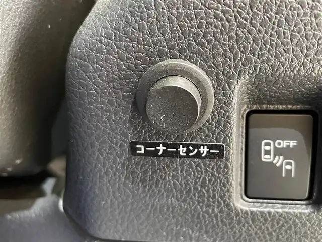 スバル レヴォーグ 1．6STIスポーツアイサイト 岩手県 2017(平29)年 3万km クリスタルホワイトP ４WD/ターボ/STIルーフエンドスポイラー/本革シート/ビルシュタインストラット・ダンパー/アイサイトツーリングアシスト/アドバンスドセイフティパッケージ/プリクラッシュブレーキ/全車速追従機能付きクルーズコントロール/アクティブレーンキープ/ハイビームアシスト/リヤビークルディテクション/コーナーセンサー/AT誤発進抑制制御/スマートリヤビューミラー/パドルシフト/パワーシート・シートヒーター（前席）/純正ナビ/（CD/DVD/フルセグ/SD/Bluetooth）/ステアリングスイッチ/バック・サイドビューモニター/ETC/ドライブレコーダー/LEDヘッドライト/フロント・リヤフォグランプ/純正16インチアルミホイール