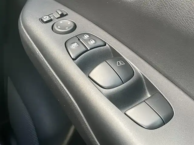 日産 セレナ ハイウェイスター V 千葉県 2021(令3)年 1.2万km ブリリアントホワイトパール 衝突軽減ブレーキ/全方位カメラ/後席モニター/両側パワースライドドア/純正１０インチＳＤナビ/レーダークルーズコントロール/ＬＥＤヘッドライト/オートライト/コーナーセンサー/ＥＴＣ