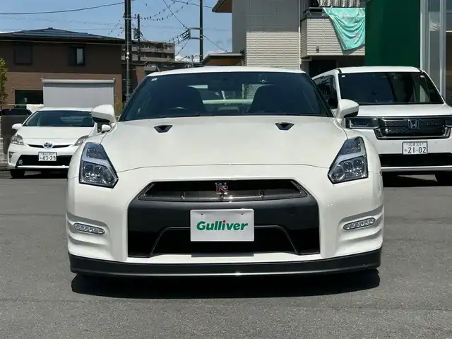 日産 ＧＴ－Ｒ ピュアエディション 静岡県 2011(平23)年 4.5万km ブリリアントホワイトパール 社外ファンモーター/サクションパイプ/ダウンパイプ　HKSストレート/社外ヘッドライト　VALENTI/サクションキット　HKS/エンジンスタートボタン/パワーステアリング/パワーウィンドウ/取扱説明書/4WD/スマートキー/オートエアコン/純正ナビ（CD.BT.フルセグ）/USB入力端子/純正ETC/レザーシート/ドライブレコーダー前後/純正フロアマット/純正アルミホイール/ABS/横滑り防止装置/盗難防止装置/オートライト/Wエアバック