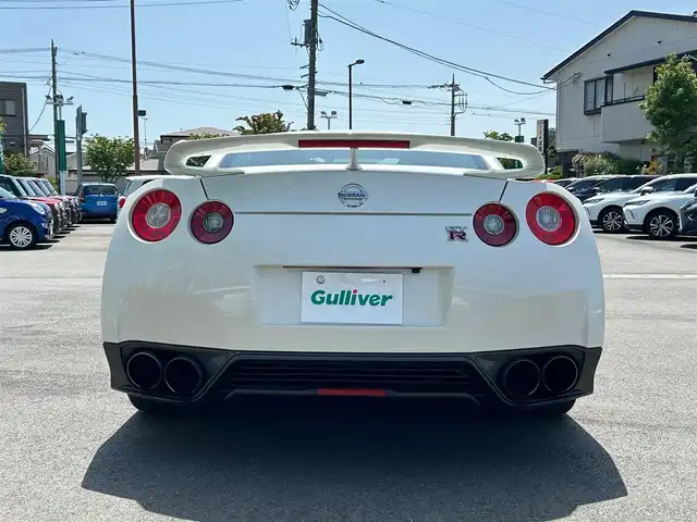 日産 ＧＴ－Ｒ ピュアエディション 静岡県 2011(平23)年 4.5万km ブリリアントホワイトパール 社外ファンモーター/サクションパイプ/ダウンパイプ　HKSストレート/社外ヘッドライト　VALENTI/サクションキット　HKS/エンジンスタートボタン/パワーステアリング/パワーウィンドウ/取扱説明書/4WD/スマートキー/オートエアコン/純正ナビ（CD.BT.フルセグ）/USB入力端子/純正ETC/レザーシート/ドライブレコーダー前後/純正フロアマット/純正アルミホイール/ABS/横滑り防止装置/盗難防止装置/オートライト/Wエアバック