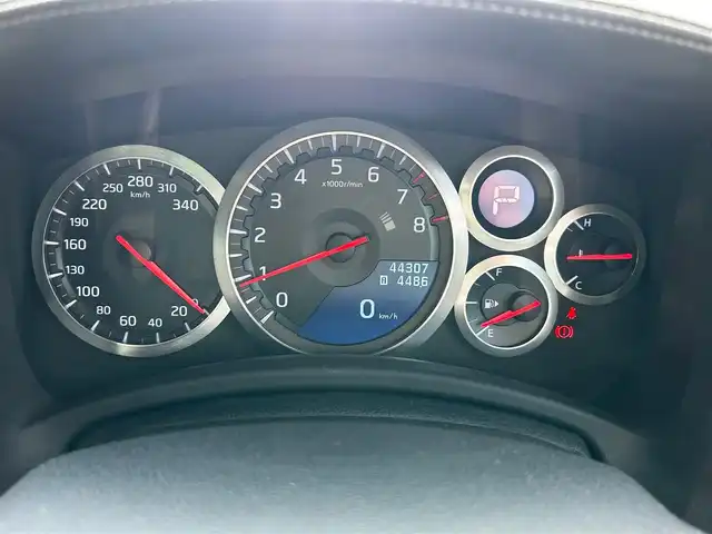 日産 ＧＴ－Ｒ ピュアエディション 静岡県 2011(平23)年 4.5万km ブリリアントホワイトパール 社外ファンモーター/サクションパイプ/ダウンパイプ　HKSストレート/社外ヘッドライト　VALENTI/サクションキット　HKS/エンジンスタートボタン/パワーステアリング/パワーウィンドウ/取扱説明書/4WD/スマートキー/オートエアコン/純正ナビ（CD.BT.フルセグ）/USB入力端子/純正ETC/レザーシート/ドライブレコーダー前後/純正フロアマット/純正アルミホイール/ABS/横滑り防止装置/盗難防止装置/オートライト/Wエアバック