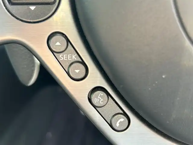 日産 ＧＴ－Ｒ ピュアエディション 静岡県 2011(平23)年 4.5万km ブリリアントホワイトパール 社外ファンモーター/サクションパイプ/ダウンパイプ　HKSストレート/社外ヘッドライト　VALENTI/サクションキット　HKS/エンジンスタートボタン/パワーステアリング/パワーウィンドウ/取扱説明書/4WD/スマートキー/オートエアコン/純正ナビ（CD.BT.フルセグ）/USB入力端子/純正ETC/レザーシート/ドライブレコーダー前後/純正フロアマット/純正アルミホイール/ABS/横滑り防止装置/盗難防止装置/オートライト/Wエアバック