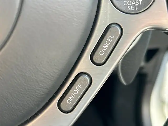 日産 ＧＴ－Ｒ ピュアエディション 静岡県 2011(平23)年 4.5万km ブリリアントホワイトパール 社外ファンモーター/サクションパイプ/ダウンパイプ　HKSストレート/社外ヘッドライト　VALENTI/サクションキット　HKS/エンジンスタートボタン/パワーステアリング/パワーウィンドウ/取扱説明書/4WD/スマートキー/オートエアコン/純正ナビ（CD.BT.フルセグ）/USB入力端子/純正ETC/レザーシート/ドライブレコーダー前後/純正フロアマット/純正アルミホイール/ABS/横滑り防止装置/盗難防止装置/オートライト/Wエアバック