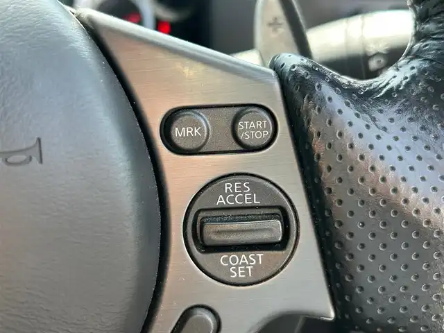 日産 ＧＴ－Ｒ ピュアエディション 静岡県 2011(平23)年 4.5万km ブリリアントホワイトパール 社外ファンモーター/サクションパイプ/ダウンパイプ　HKSストレート/社外ヘッドライト　VALENTI/サクションキット　HKS/エンジンスタートボタン/パワーステアリング/パワーウィンドウ/取扱説明書/4WD/スマートキー/オートエアコン/純正ナビ（CD.BT.フルセグ）/USB入力端子/純正ETC/レザーシート/ドライブレコーダー前後/純正フロアマット/純正アルミホイール/ABS/横滑り防止装置/盗難防止装置/オートライト/Wエアバック