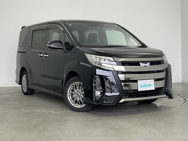 トヨタ ノア ハイブリッド Si ダブルバイビーⅡ 新潟県 2020(令2)年 5.6万km ブラック 純正メモリナビ /　フルセグTV/Bluetooth/CD/DVD/純正12インチフリップダウンモニター/レーダークルーズコントロール/衝突被害軽減ブレーキ/レーンキープアシスト/前後コーナーセンサー/両側パワースライドドア/ハーフレザーシート/前席シートヒーター/ドライブレコーダー/バックモニター/ビルトインETC/ステアリングスイッチ/禁煙車