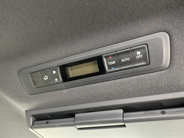 トヨタ ノア ハイブリッド Si ダブルバイビーⅡ 新潟県 2020(令2)年 5.6万km ブラック 純正メモリナビ /　フルセグTV/Bluetooth/CD/DVD/純正12インチフリップダウンモニター/レーダークルーズコントロール/衝突被害軽減ブレーキ/レーンキープアシスト/前後コーナーセンサー/両側パワースライドドア/ハーフレザーシート/前席シートヒーター/ドライブレコーダー/バックモニター/ビルトインETC/ステアリングスイッチ/禁煙車