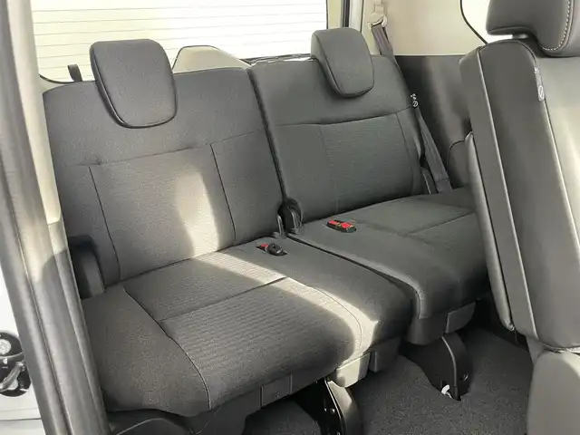 日産 セレナ ハイウェイスター V 埼玉県 2025(令7)年 0.1万km未満 プリズムホワイト 登録済未使用車　純正１２．３インチナビ　アラウンドビューモニター　ＢＳＩ　プロパイロット　デジタルインナーミラー　両側パワースライドドア　ビルトインＥＴＣ２．０　ワイヤレス充電　パドルシフト　ＬＥＤライト　地デジＴＶ