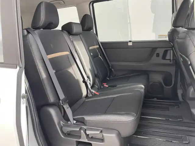 日産 セレナ ハイウェイスター V 埼玉県 2025(令7)年 0.1万km未満 プリズムホワイト 登録済未使用車　純正１２．３インチナビ　アラウンドビューモニター　ＢＳＩ　プロパイロット　デジタルインナーミラー　両側パワースライドドア　ビルトインＥＴＣ２．０　ワイヤレス充電　パドルシフト　ＬＥＤライト　地デジＴＶ