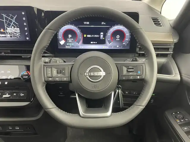 日産 セレナ ハイウェイスター V 埼玉県 2025(令7)年 0.1万km未満 プリズムホワイト 登録済未使用車　純正１２．３インチナビ　アラウンドビューモニター　ＢＳＩ　プロパイロット　デジタルインナーミラー　両側パワースライドドア　ビルトインＥＴＣ２．０　ワイヤレス充電　パドルシフト　ＬＥＤライト　地デジＴＶ