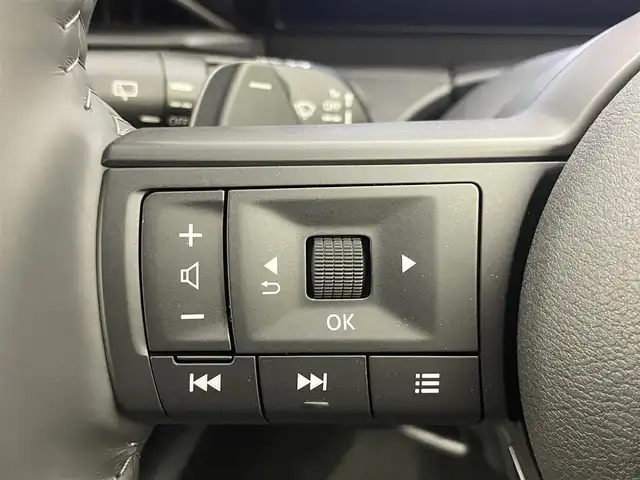 日産 セレナ ハイウェイスター V 埼玉県 2025(令7)年 0.1万km未満 プリズムホワイト 登録済未使用車　純正１２．３インチナビ　アラウンドビューモニター　ＢＳＩ　プロパイロット　デジタルインナーミラー　両側パワースライドドア　ビルトインＥＴＣ２．０　ワイヤレス充電　パドルシフト　ＬＥＤライト　地デジＴＶ