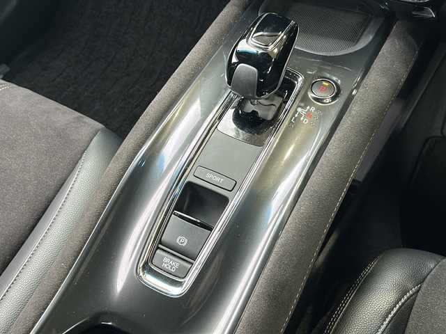 ホンダ ヴェゼル ハイブリッド RS ホンダセンシング 静岡県 2020(令2)年 3万km スーパープラチナグレーメタリック 純正ナビ/・CD/DVD/・FM/AM/・フルセグTV/・SD/・MusicRack/・Bluetooth/主要装備/・バックカメラ/・ホンダセンシング/・ＥＴＣ/・追従クルコン/・サイドカーテンエアバッグ/・ウルトラスエードコンビシート/・運転席＋助手席シートヒーター/・純正１８インチアルミ/・ＬＥＤヘッドライト・フォグランプ/・コンフォートビューパッケージ/・前後ドラレコドアバイザー