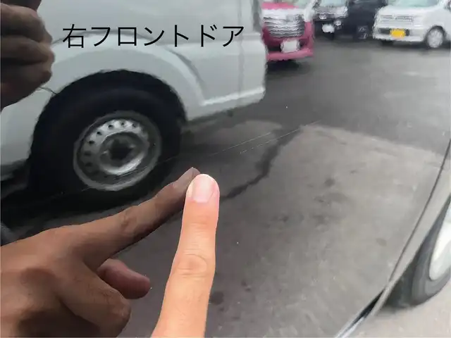 トヨタ プリウス α G 三重県 2012(平24)年 6.1万km ブラック 純正ナビ（Bluetooth/地デジTV/CD/DVD/AM/FM/SD）/バックカメラ/ビルトインETC/クルーズコントロール/LEDヘッドランプ/オートライト/ステアリングスイッチ/ドアバイザー/後席スライド機能/シートリフター（運転席）/オーバーヘッドコンソール/ポップアップ式ヘッドランプクリーナー/植毛ピラーガーニッシュ/シルバー加飾付革巻きステアリングホイール/アクア縦基調柄入ファブリックシート/スマートエントリー/スタートシステム（前席/バックドア）/スペアキー