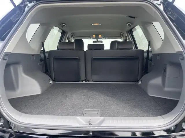 トヨタ プリウス α G 三重県 2012(平24)年 6.1万km ブラック 純正ナビ（Bluetooth/地デジTV/CD/DVD/AM/FM/SD）/バックカメラ/ビルトインETC/クルーズコントロール/LEDヘッドランプ/オートライト/ステアリングスイッチ/ドアバイザー/後席スライド機能/シートリフター（運転席）/オーバーヘッドコンソール/ポップアップ式ヘッドランプクリーナー/植毛ピラーガーニッシュ/シルバー加飾付革巻きステアリングホイール/アクア縦基調柄入ファブリックシート/スマートエントリー/スタートシステム（前席/バックドア）/スペアキー