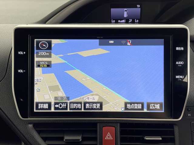 トヨタ ヴォクシー ZS 煌 鹿児島県 2018(平30)年 7.2万km ホワイトパールクリスタルシャイン Toyota Safety Sense/純正10型ナビ/Bluetooth HDMI DVD/フルセグTV/バックカメラ/純正12.1型フリップダウンモニター/両側電動スライドドア/クルーズコントロール/前方ドライブレコーダー/ビルトインETC2.0/レーンキープアシスト /プリクラッシュセーフティ/前後コーナーセンサー/LEDヘッドライト/フォグライト /オートライトコントロール/オートハイビーム /社外17インチアルミホイール/純正フロアマット/スマートキー/エンジンプッシュスタート/保証書