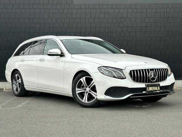 メルセデス・ベンツ Ｅ２２０ｄ アバンギャルド 埼玉県 2017(平29)年 5.5万km ポーラホワイト レーダーセーフティパッケージ　/純正ナビゲーションシステム　/前席シートヒーター　/パワーテールゲート　/アラウンドビューカメラ　/地上デジタル放送　/純正アルミホイール　/ＬＥＤヘッドライト　/ＥＴＣ