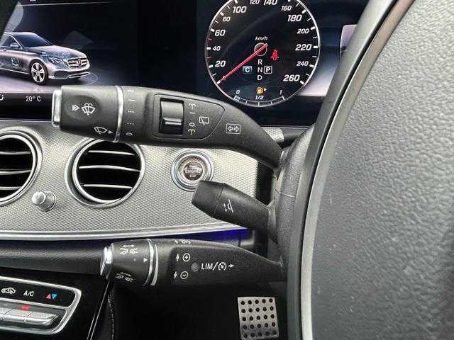 メルセデス・ベンツ Ｅ２２０ｄ アバンギャルド 埼玉県 2017(平29)年 5.5万km ポーラホワイト レーダーセーフティパッケージ　/純正ナビゲーションシステム　/前席シートヒーター　/パワーテールゲート　/アラウンドビューカメラ　/地上デジタル放送　/純正アルミホイール　/ＬＥＤヘッドライト　/ＥＴＣ
