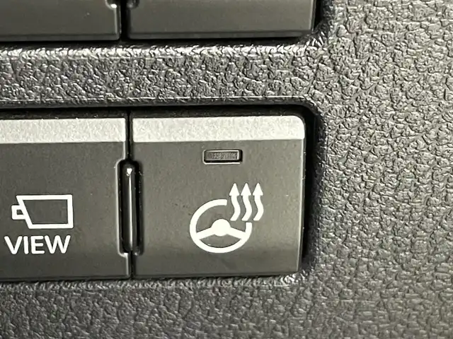 レクサス ＮＸ 300h Fスポーツ 群馬県 2015(平27)年 9.8万km スターライトブラックガラスフレーク ムーンルーフ/三眼LEDヘッドライト/・オートマチックハイビーム/クリアランスソナー/バックソナー/パワーバックドア/――――――――――――――――/純正7インチナビ/（フルセグTV/BT/CD/DVD/USB/SD/AUX）/バックカメラ/ビルトインETC/社外前後ドライブレコーダー/クルーズコントロール/ステアリングヒーター/D/N席シートヒーター/シートベンチレーション/D/N席パワーシート/D席メモリーパワーシート/パドルシフト/プッシュスタート/純正18インチアルミホイール