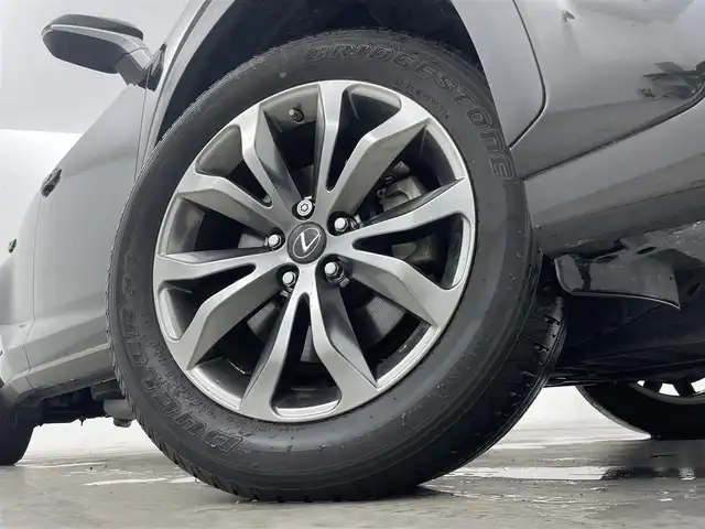 レクサス ＮＸ 300h Fスポーツ 群馬県 2015(平27)年 9.8万km スターライトブラックガラスフレーク ムーンルーフ/三眼LEDヘッドライト/・オートマチックハイビーム/クリアランスソナー/バックソナー/パワーバックドア/――――――――――――――――/純正7インチナビ/（フルセグTV/BT/CD/DVD/USB/SD/AUX）/バックカメラ/ビルトインETC/社外前後ドライブレコーダー/クルーズコントロール/ステアリングヒーター/D/N席シートヒーター/シートベンチレーション/D/N席パワーシート/D席メモリーパワーシート/パドルシフト/プッシュスタート/純正18インチアルミホイール