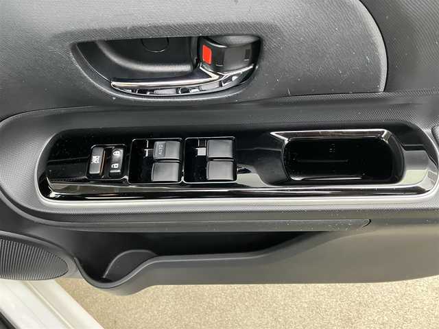 トヨタ アクア G 高知県 2019(平31)年 1.9万km スーパーホワイトⅡ 純正SDナビ/地デジ/バックカメラ/ETC/オートマチックハイビーム/レーンキープアシスト/Bluetooth接続/クルーズコントロール/コーナーセンサー/横滑り防止装置/パワーウィンドウ/パワーステアリング/ドライブレコーダー/スマートキー