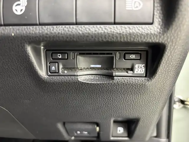 トヨタ ＲＡＶ４ HV アドベンチャー オフロードPKGⅡ 埼玉県 2023(令5)年 2万km 緑Ⅱ ワンオーナー/純正10.5型コネクティッドナビ/バックガイドモニター/自動防眩ミラー/レーダークルーズコントロール//エアシート/シートヒーター/ステアリングヒーター/ビルドインＥＴＣ２．０/アティチュードブラックマイカ×アーバンカーキ　２ZF