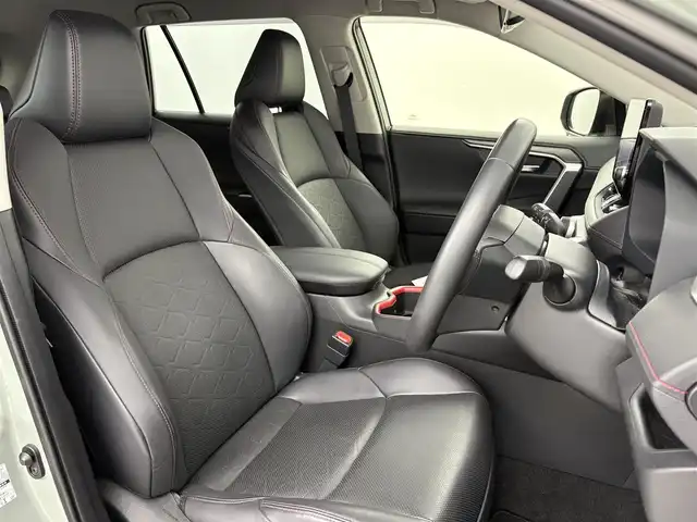 トヨタ ＲＡＶ４ HV アドベンチャー オフロードPKGⅡ 埼玉県 2023(令5)年 2万km 緑Ⅱ ワンオーナー/純正10.5型コネクティッドナビ/バックガイドモニター/自動防眩ミラー/レーダークルーズコントロール//エアシート/シートヒーター/ステアリングヒーター/ビルドインＥＴＣ２．０/アティチュードブラックマイカ×アーバンカーキ　２ZF