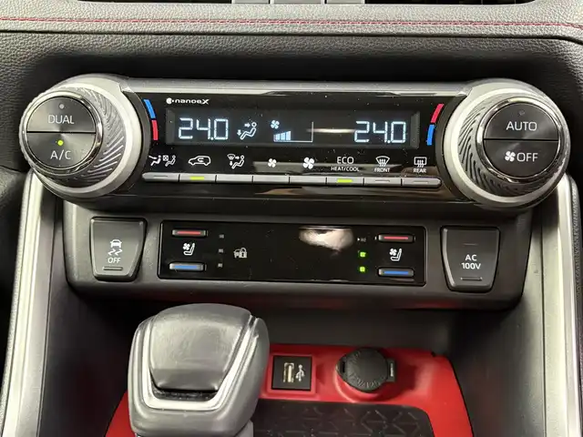 トヨタ ＲＡＶ４ HV アドベンチャー オフロードPKGⅡ 埼玉県 2023(令5)年 2万km 緑Ⅱ ワンオーナー/純正10.5型コネクティッドナビ/バックガイドモニター/自動防眩ミラー/レーダークルーズコントロール//エアシート/シートヒーター/ステアリングヒーター/ビルドインＥＴＣ２．０/アティチュードブラックマイカ×アーバンカーキ　２ZF