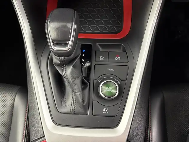 トヨタ ＲＡＶ４ HV アドベンチャー オフロードPKGⅡ 埼玉県 2023(令5)年 2万km 緑Ⅱ ワンオーナー/純正10.5型コネクティッドナビ/バックガイドモニター/自動防眩ミラー/レーダークルーズコントロール//エアシート/シートヒーター/ステアリングヒーター/ビルドインＥＴＣ２．０/アティチュードブラックマイカ×アーバンカーキ　２ZF