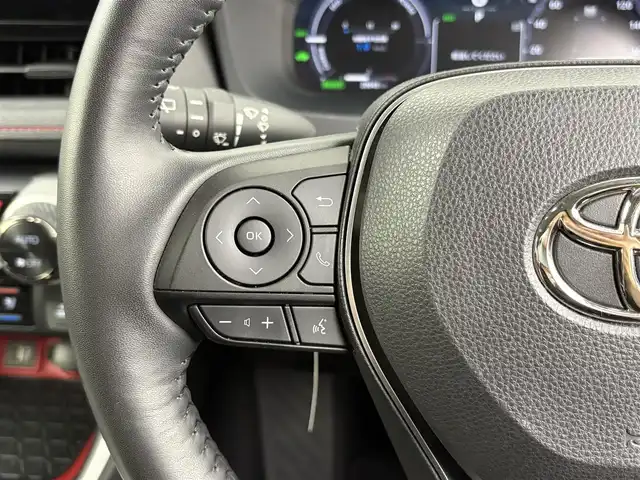 トヨタ ＲＡＶ４ HV アドベンチャー オフロードPKGⅡ 埼玉県 2023(令5)年 2万km 緑Ⅱ ワンオーナー/純正10.5型コネクティッドナビ/バックガイドモニター/自動防眩ミラー/レーダークルーズコントロール//エアシート/シートヒーター/ステアリングヒーター/ビルドインＥＴＣ２．０/アティチュードブラックマイカ×アーバンカーキ　２ZF