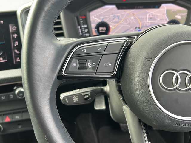 アウディ Ａ１ SB 25TFSI 栃木県 2021(令3)年 6万km グレイシアホワイトメタリック ワンオーナー/純正メモリナビ/・Bluetooth /・バックカメラ/追従式クルーズコントロール/MTモード付AT/ETC2.0/シートヒーター/衝突被害軽減システム/コーナーセンサー/LEDヘッドライト/BSM/取扱説明書/保証書