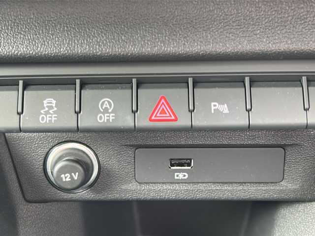 アウディ Ａ１ SB 25TFSI 栃木県 2021(令3)年 6万km グレイシアホワイトメタリック ワンオーナー/純正メモリナビ/・Bluetooth /・バックカメラ/追従式クルーズコントロール/MTモード付AT/ETC2.0/シートヒーター/衝突被害軽減システム/コーナーセンサー/LEDヘッドライト/BSM/取扱説明書/保証書