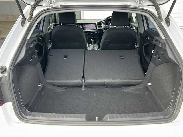 アウディ Ａ１ SB 25TFSI 栃木県 2021(令3)年 6万km グレイシアホワイトメタリック ワンオーナー/純正メモリナビ/・Bluetooth /・バックカメラ/追従式クルーズコントロール/MTモード付AT/ETC2.0/シートヒーター/衝突被害軽減システム/コーナーセンサー/LEDヘッドライト/BSM/取扱説明書/保証書