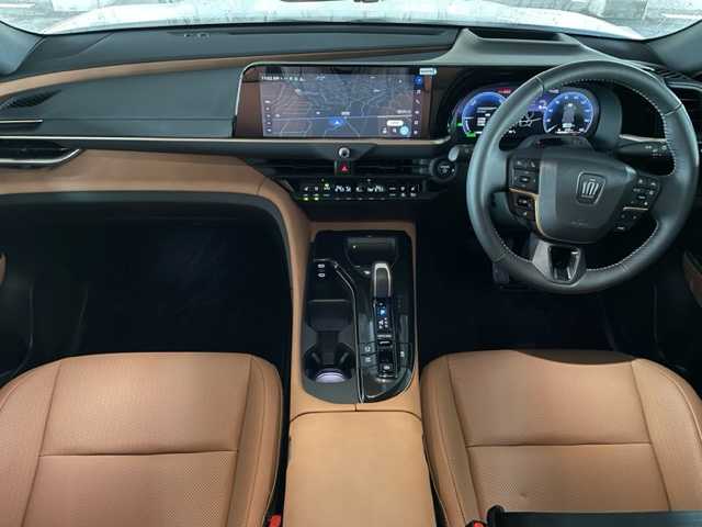 トヨタ クラウン スポーツ Z 茨城県 2024(令6)年 0.5万km ホワイトパールクリスタルシャイン 純正ＳＤナビ　/-BT/FM/AM/TV/４ＷＤ　/ETC2.0/D席N席エアシート　/D席N席シートヒーター　/レーダークルーズコントロール　/デジタルインナーミラー　/パノラミックビューモニター　/メモリー付きパワーシート　/レザーシート　/電動リアゲート　/ＬＥＤライト/コーナーセンサー前後/レーンキープアシスト/オートマチックハイビーム/オートライト/衝突軽減システム/横滑り防止装置/盗難防止装置/プッシュスタート/置くだけ充電器