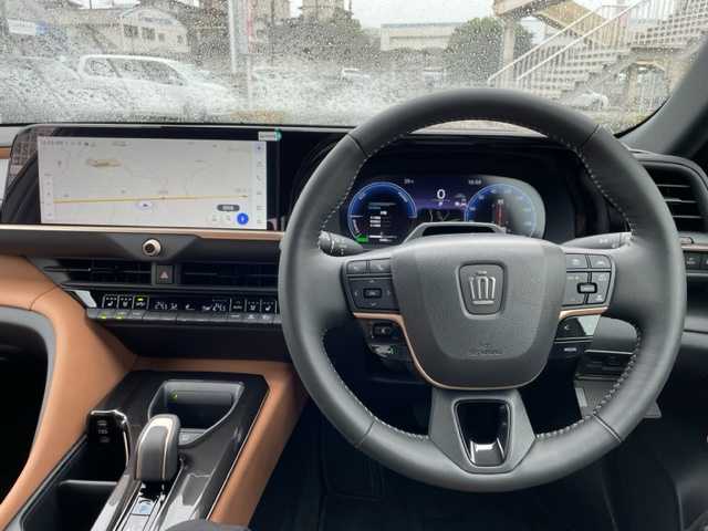 トヨタ クラウン スポーツ Z 茨城県 2024(令6)年 0.5万km ホワイトパールクリスタルシャイン 純正ＳＤナビ　/-BT/FM/AM/TV/４ＷＤ　/ETC2.0/D席N席エアシート　/D席N席シートヒーター　/レーダークルーズコントロール　/デジタルインナーミラー　/パノラミックビューモニター　/メモリー付きパワーシート　/レザーシート　/電動リアゲート　/ＬＥＤライト/コーナーセンサー前後/レーンキープアシスト/オートマチックハイビーム/オートライト/衝突軽減システム/横滑り防止装置/盗難防止装置/プッシュスタート/置くだけ充電器