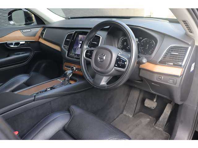 ボルボ ＸＣ９０ T6 AWD インスクリプション 大分県 2018(平30)年 5.1万km オニキスブラックP ＩＮＴＥＬＬＩＳＡＦＥ/Harman Kardonサウンド/ヘッドアップディスプレイ/純正ナビ/ＣａｒＰｌａｙ/Bluetooth/地デジ/３６０°カメラ/黒革/シートヒーター/エアシート/パワーシート/ステアリングヒーター/純正２０インチＡＷ/ＥＴＣ/純正ドラレコ（前）